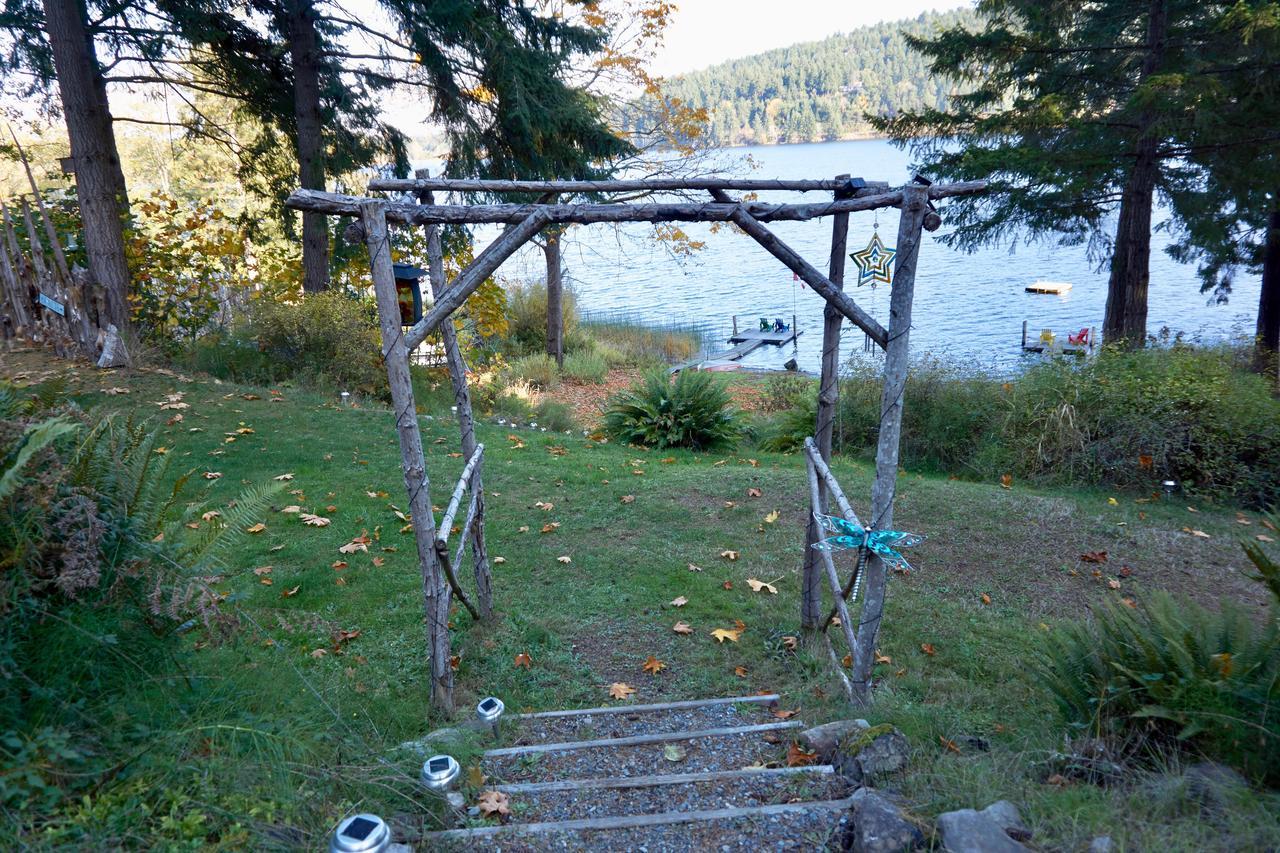 Maple Ridge Cottages Ganges Extérieur photo